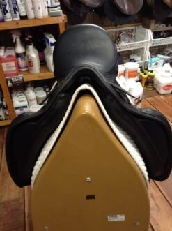 Prestige Dressage Saddle - 17" -For the Horse Store IMG 3968