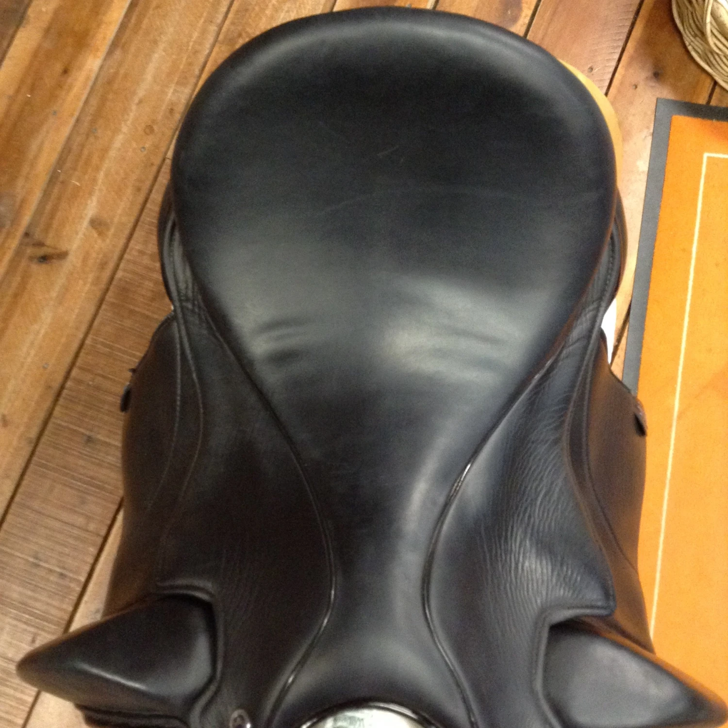 Tota Freedom Pro Dressage Saddle -18" 5 Tota Freedom Pro Dressage Saddle -18" - Image 3