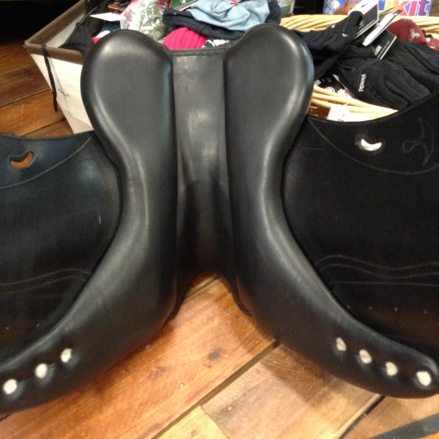 Bruno Delgrange Dressage Saddle - 18" 8 Bruno Delgrange Dressage Saddle - 18" - Image 6