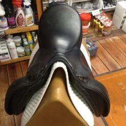 Prestige Dressage Saddle - 18" -For the Horse Store IMG 4788