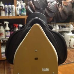 Prestige Dressage Saddle - 18" -For the Horse Store IMG 4789