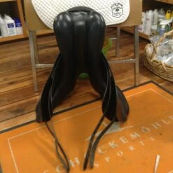 Prestige Dressage Saddle - 18" -For the Horse Store IMG 4796
