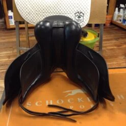 Cardanel Dressage Saddle - 17.5" 31 Cardanel Dressage Saddle - 17.5" -For the Horse Store IMG 5052