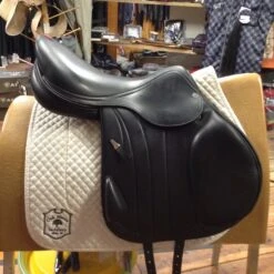 Equipe EK-GO Jump Saddle - 17.5" -For the Horse Store IMG 5061