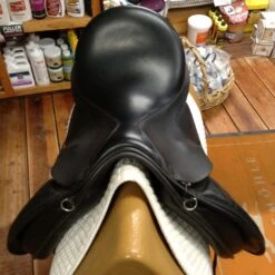 Black Country Eloquence Dressage Saddle - 17.5" -For the Horse Store IMG 5109