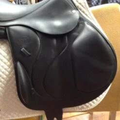 2012 Devoucoux Chiberta Monoflap - 18" -For the Horse Store IMG 5130