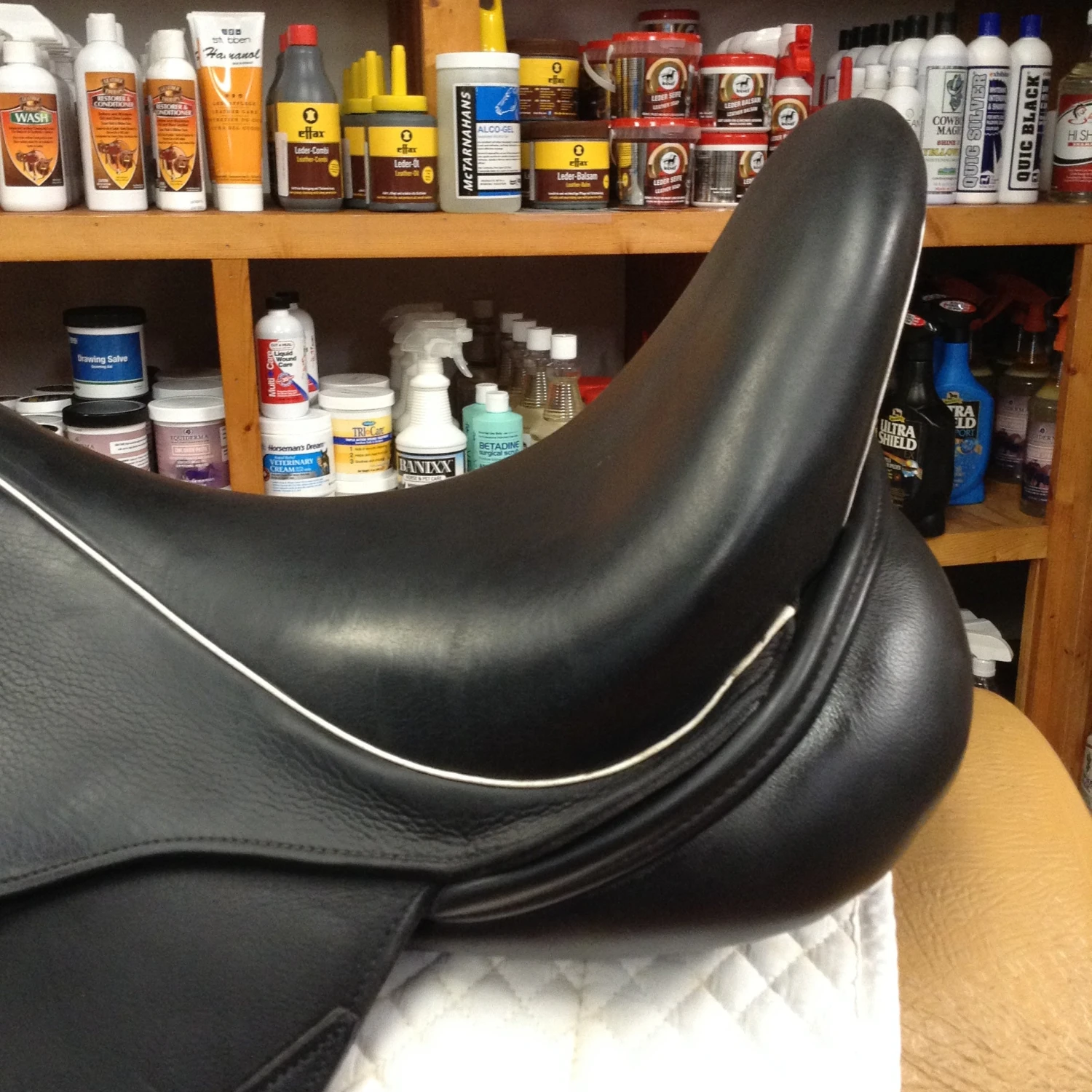 SOLD - Custom Saddlery Wolfgang Solo Dressage Saddle - 18" 5 SOLD - Custom Saddlery Wolfgang Solo Dressage Saddle - 18" - Image 3