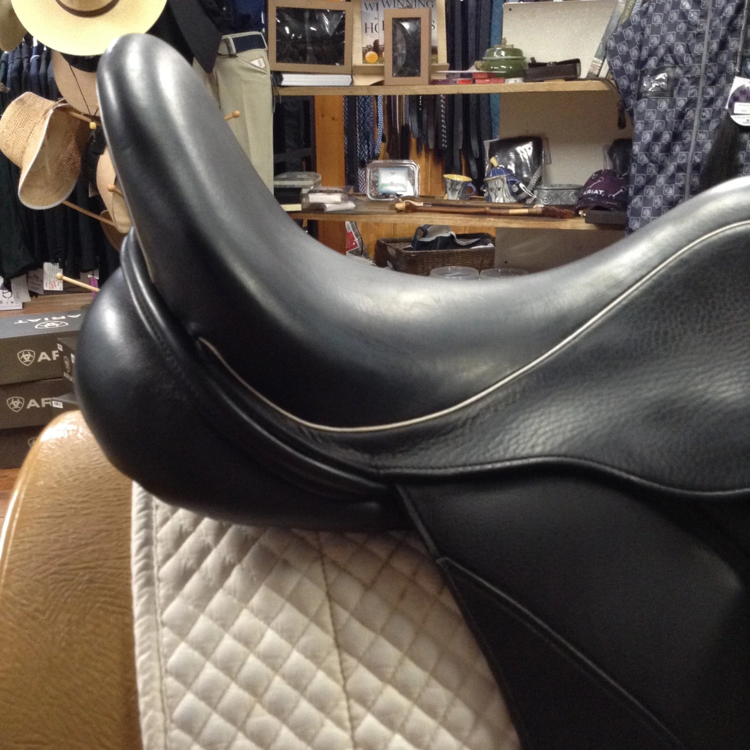 SOLD - Custom Saddlery Wolfgang Solo Dressage Saddle - 18" 12 SOLD - Custom Saddlery Wolfgang Solo Dressage Saddle - 18" - Image 10