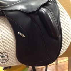 SOLD - Custom Saddlery Wolfgang Solo Dressage Saddle - 18" 28 SOLD - Custom Saddlery Wolfgang Solo Dressage Saddle - 18" -For the Horse Store IMG 5146