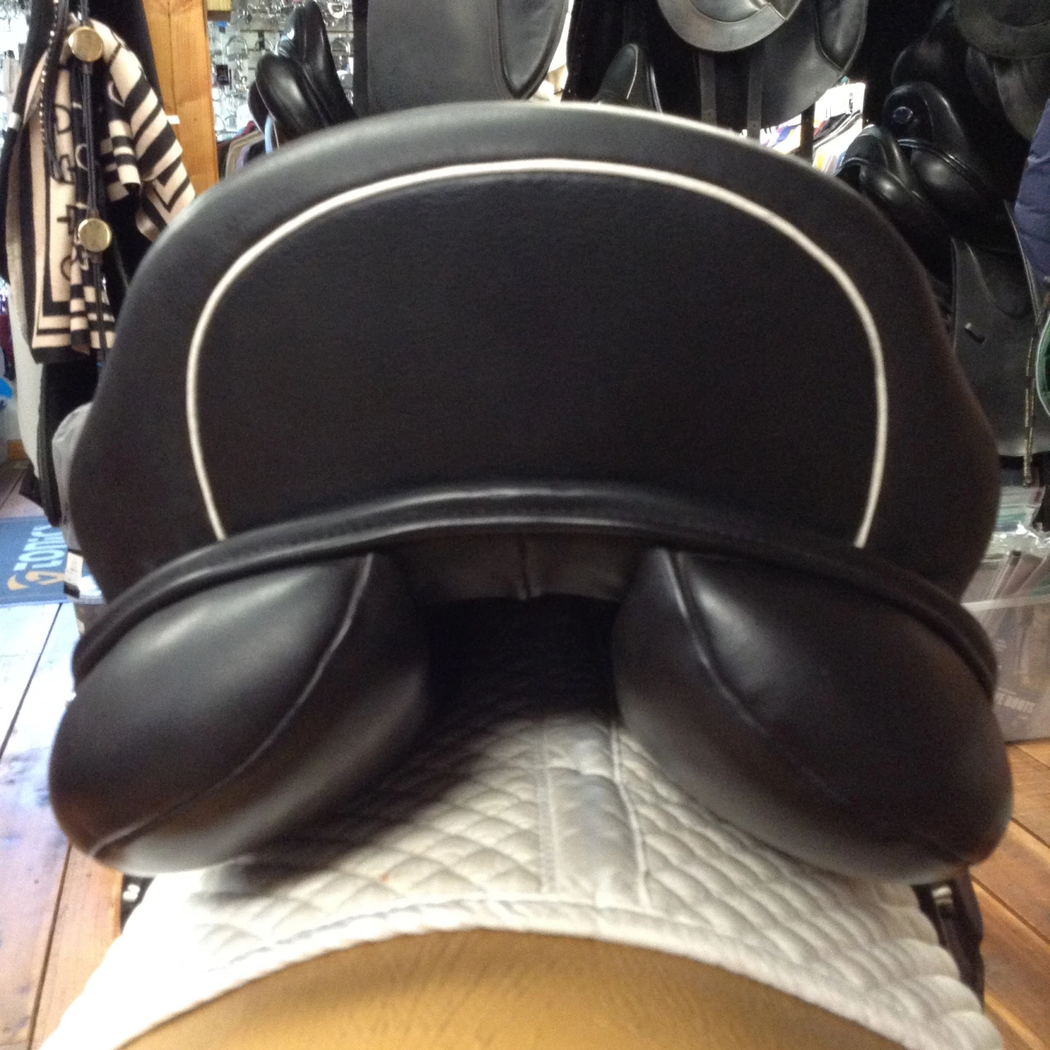 SOLD - Custom Saddlery Wolfgang Solo Dressage Saddle - 18" 15 SOLD - Custom Saddlery Wolfgang Solo Dressage Saddle - 18" - Image 13