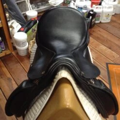Ideal Dressage Saddle - 17" -For the Horse Store image 52746e5c c430 4a4d a2a5 f3a097d60778