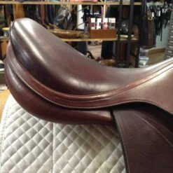 Equipe Expression Jump Saddle - 17.5" -For the Horse Store image f1dfbc55 15e4 4535 b8c4 c304846d96d6